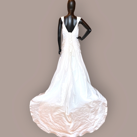 Elegance Bridal V-Neck Taffeta Wedding Gown - Picture 5 of 7